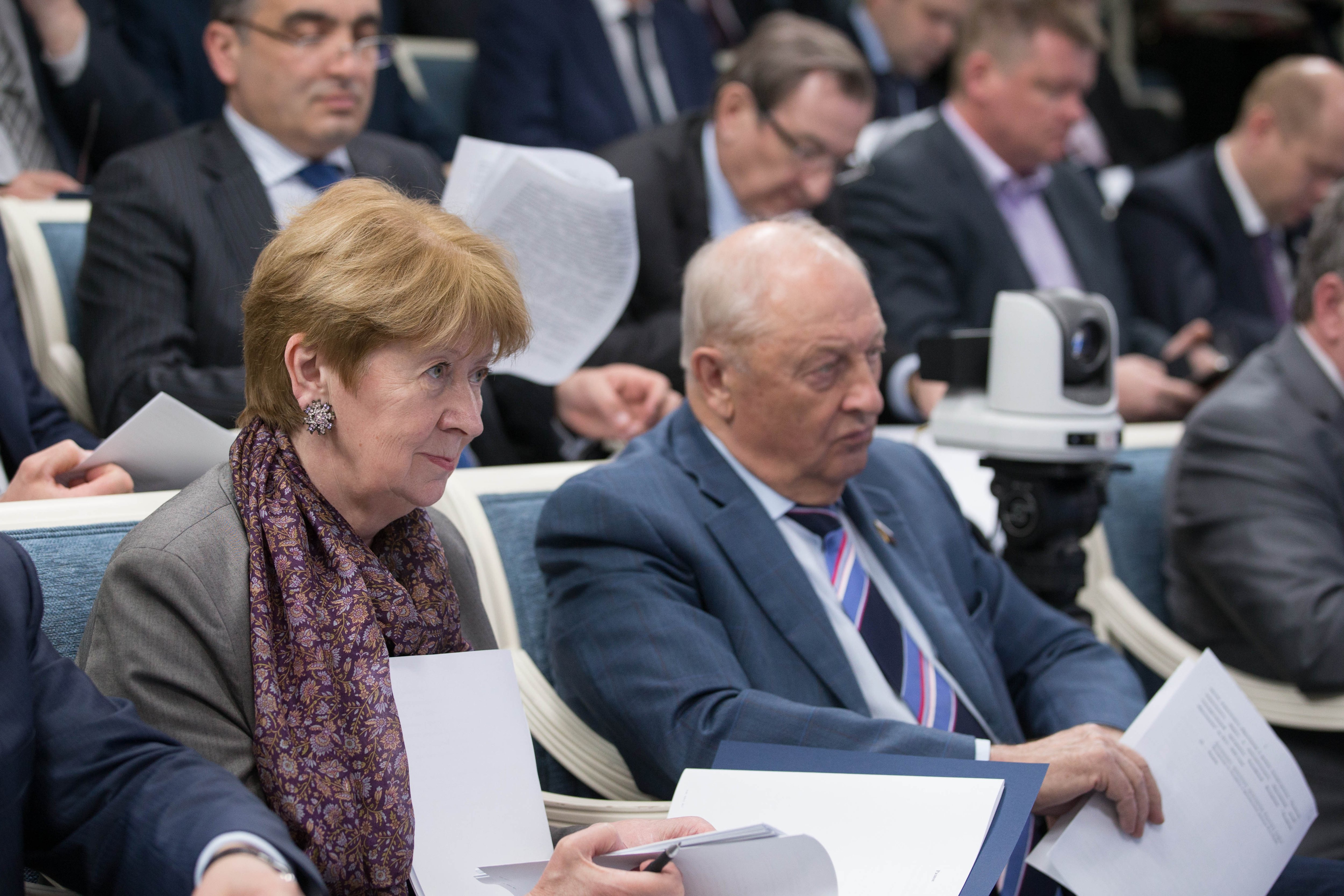 Комитет СФ по бюджету и финансовым рынкам рекомендовал одобрить Договор ...