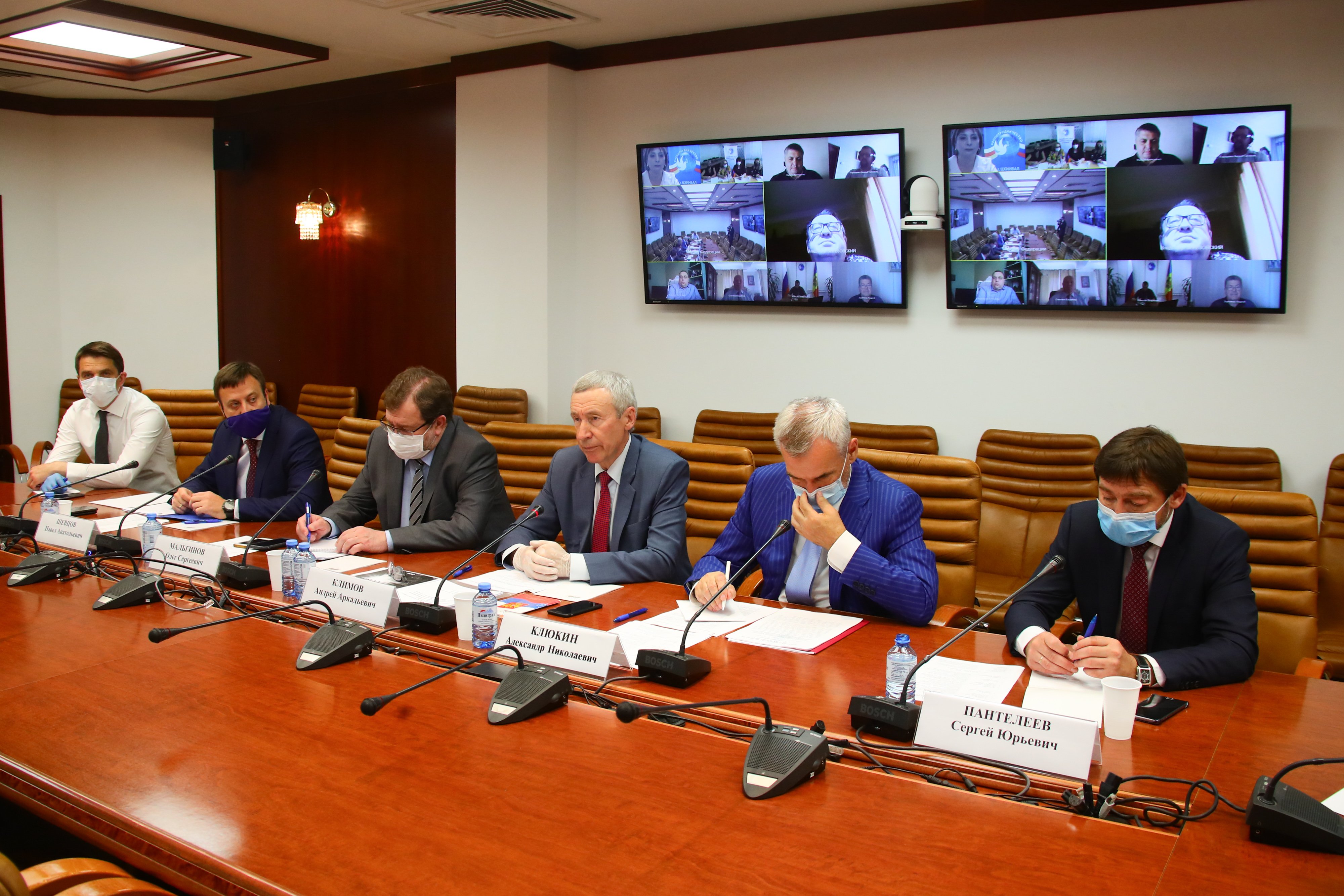 Поправки в Конституцию России помогут проживающим за рубежом ...