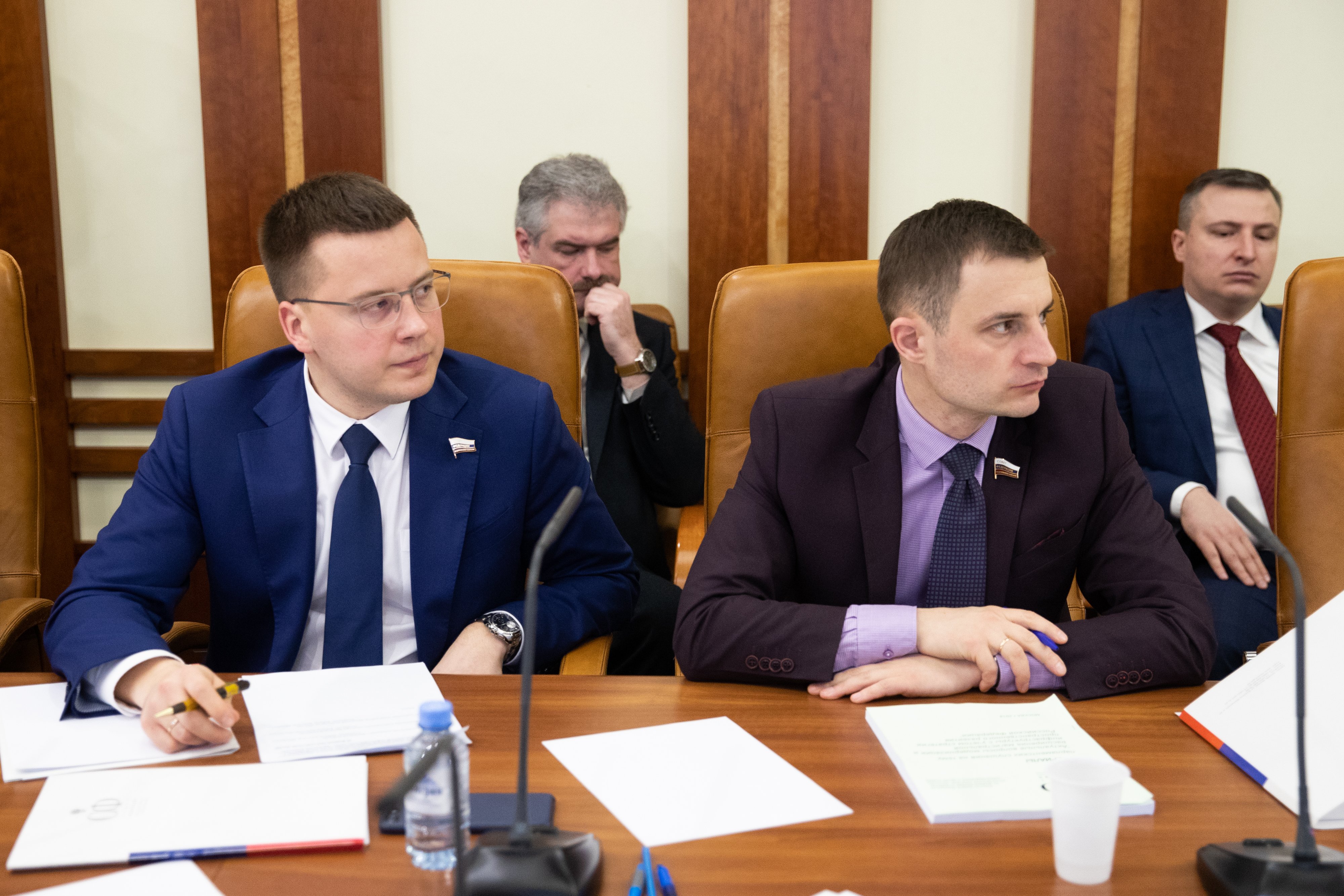 Мы должны максимально снизить бюрократические барьеры на пути ...