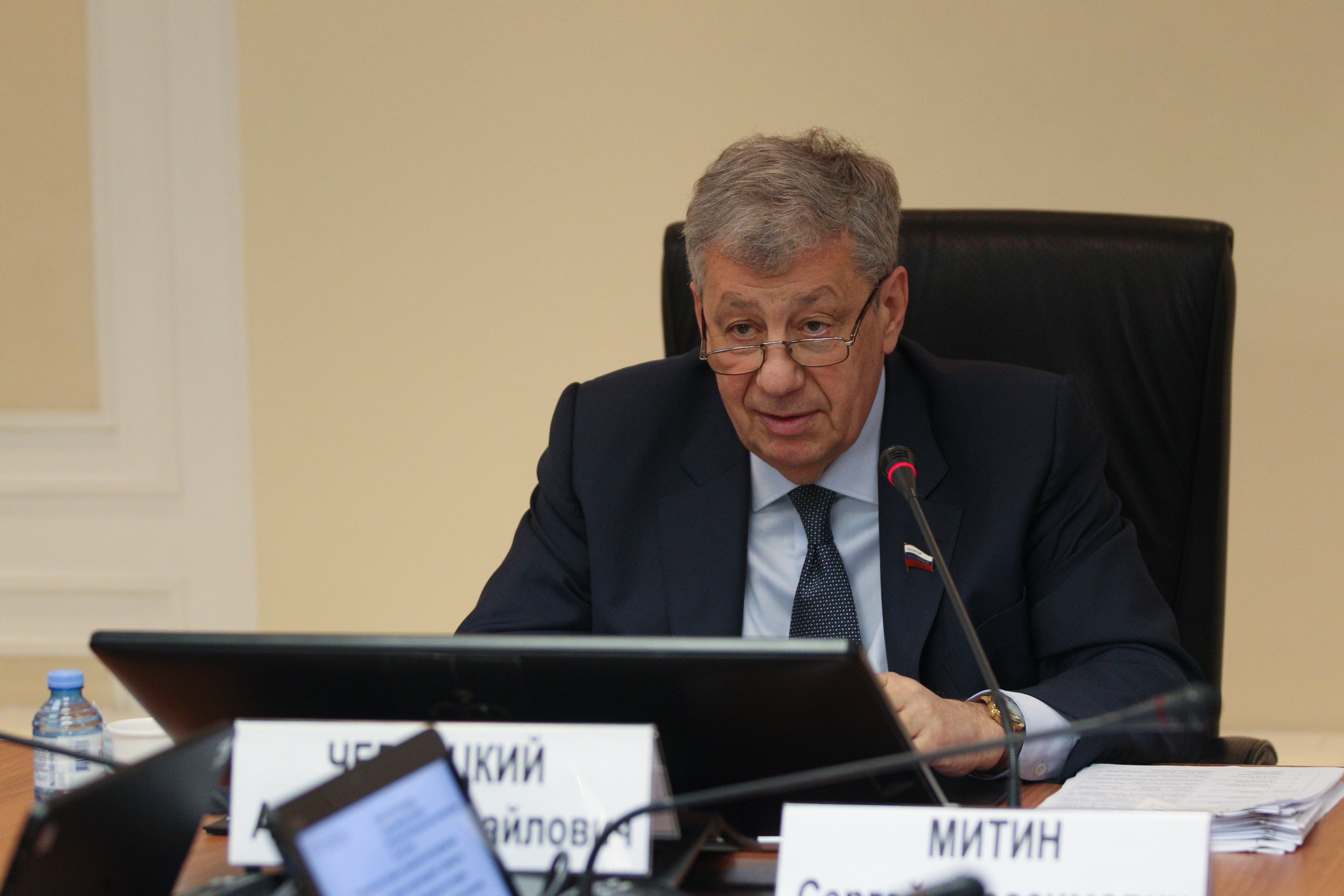 А. Чернецкий провел парламентские слушания на тему «Актуальные вопросы ...