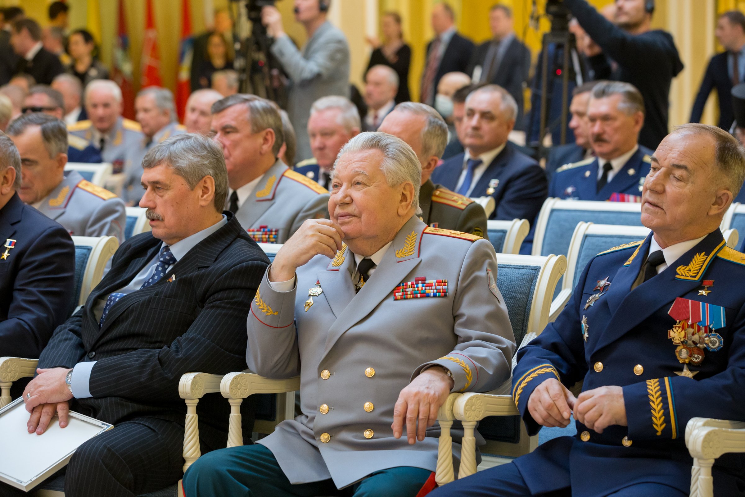 В. Матвиенко: Наши солдаты и офицеры честно и мужественно выполняли ...