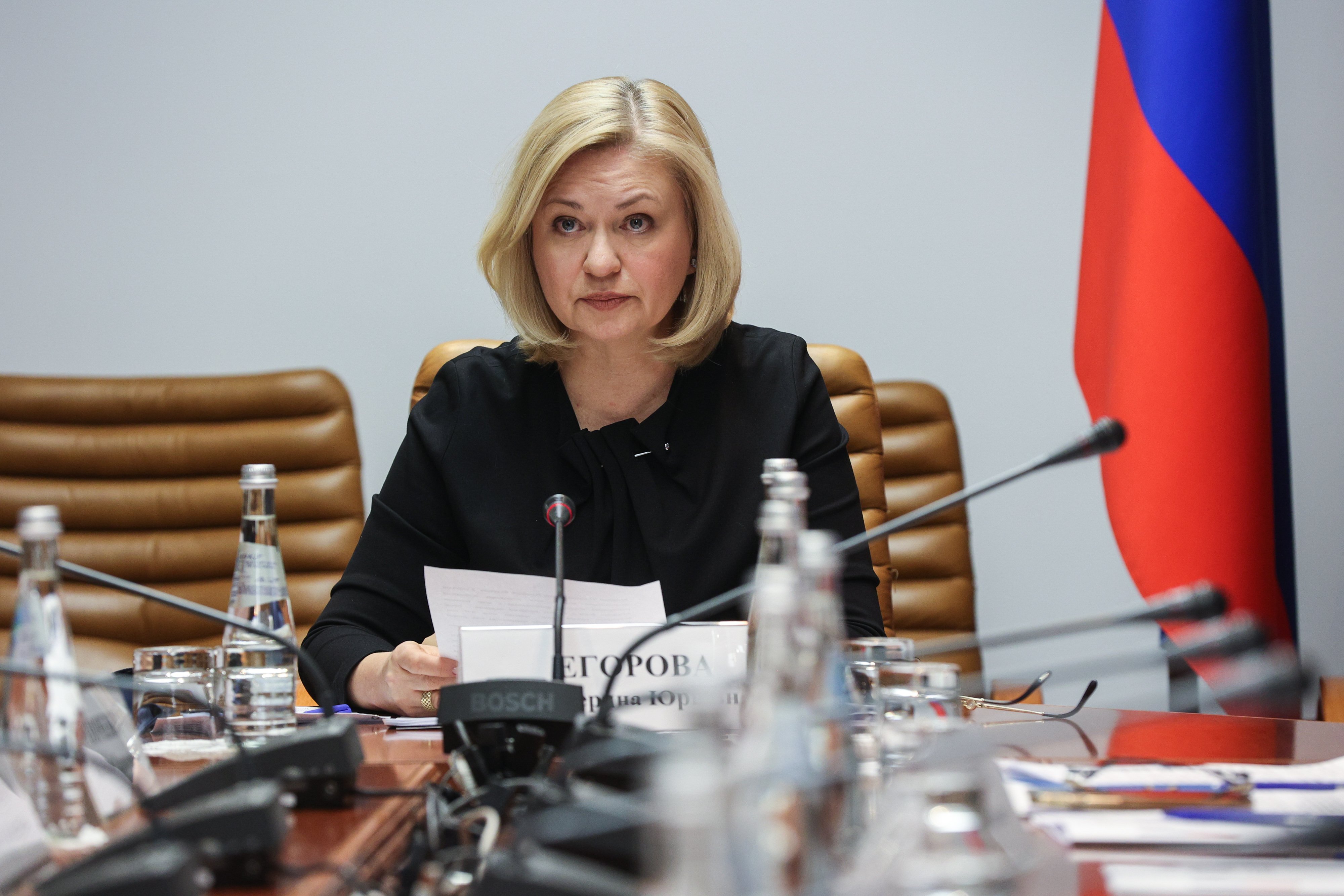 Сенаторы и представители законодательных органов власти субъектов РФ ...