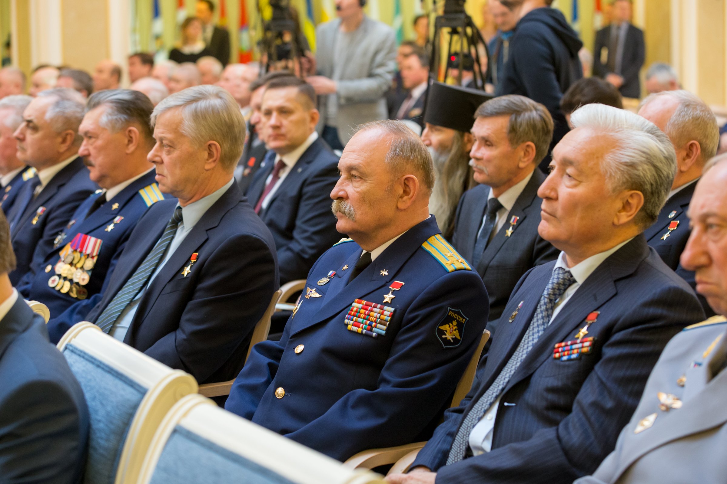 В. Матвиенко: Наши солдаты и офицеры честно и мужественно выполняли ...