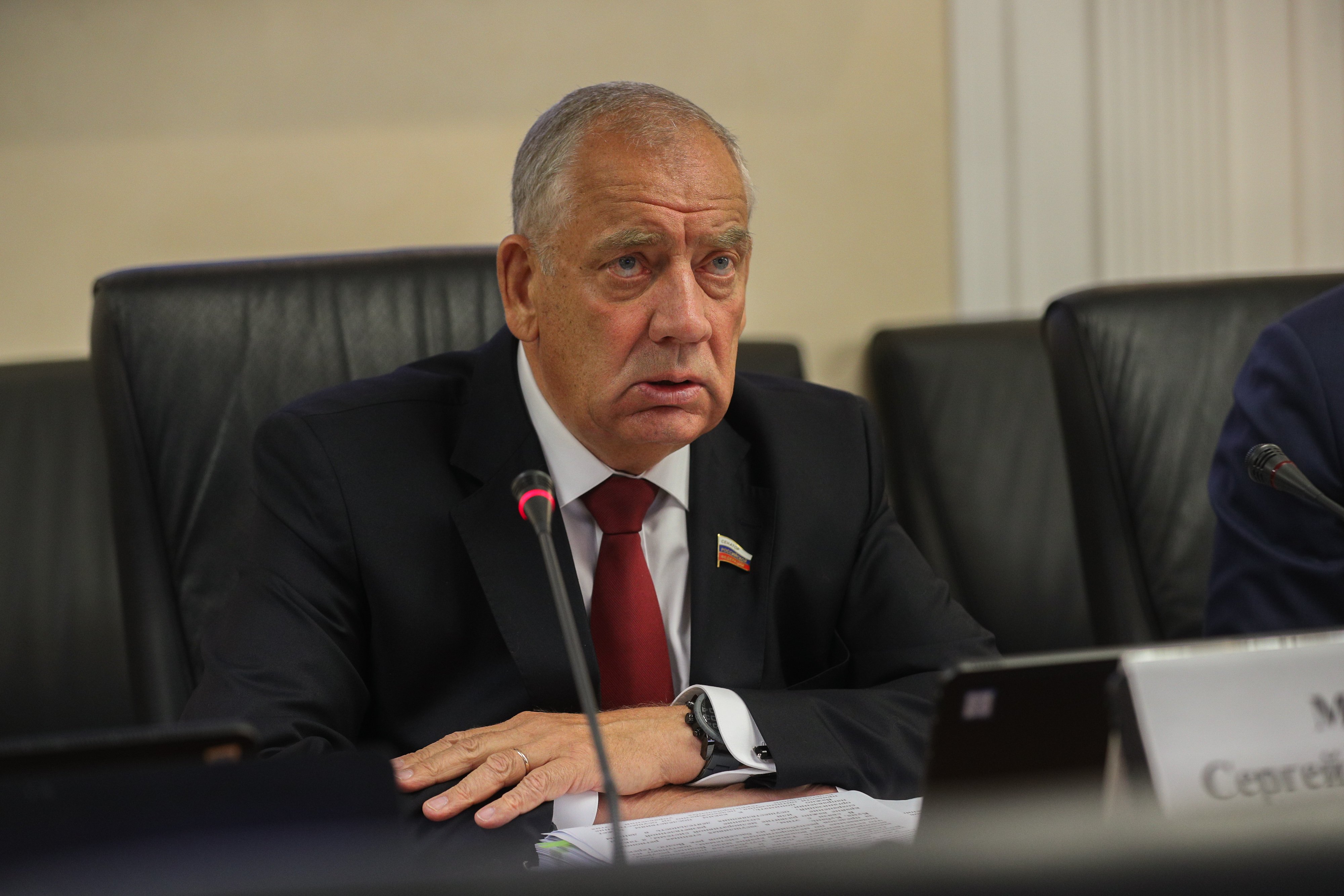 Сенаторы обсудили вопрос оптимизации деятельности госучреждений по ...