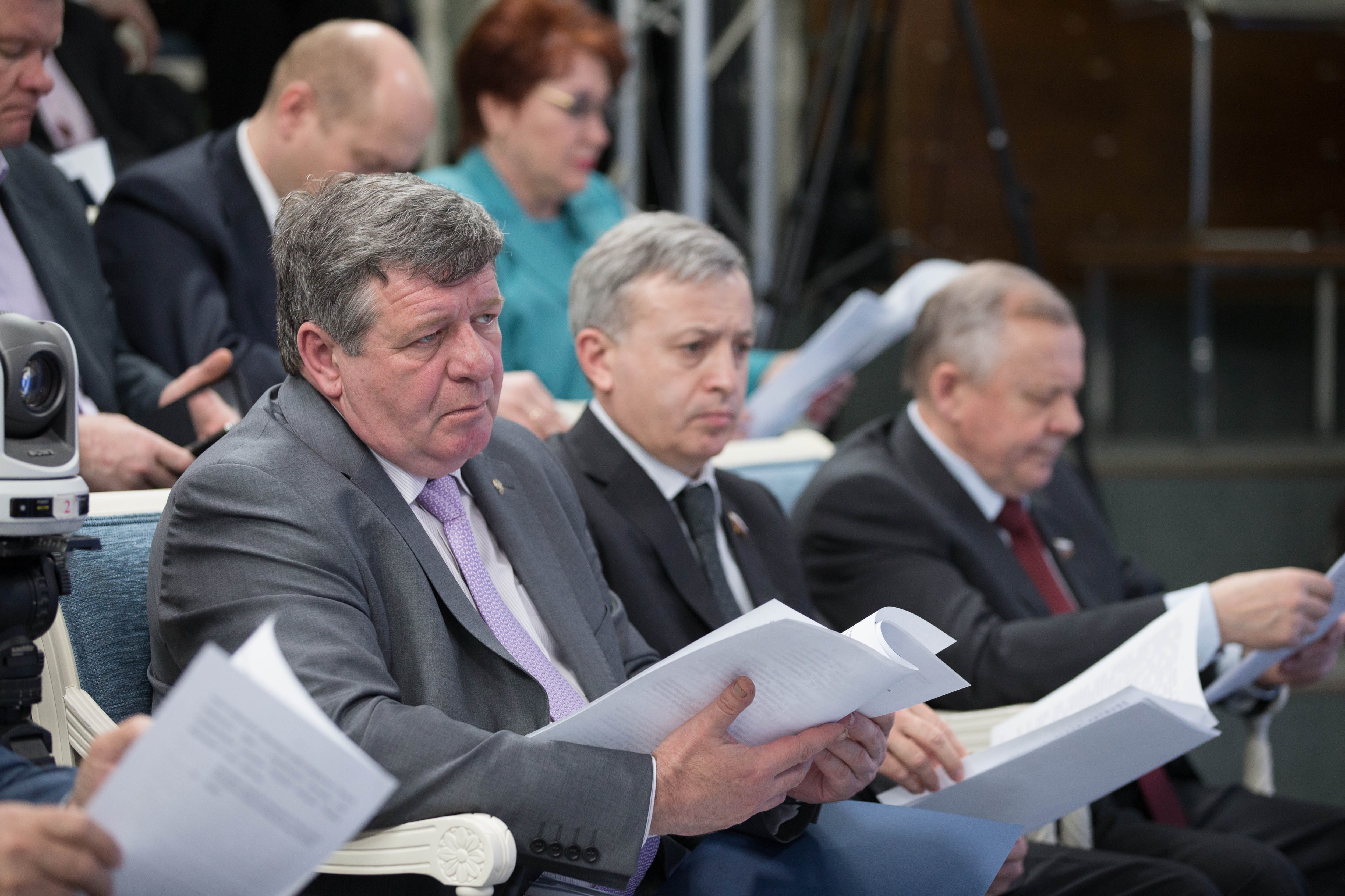 Комитет СФ по бюджету и финансовым рынкам рекомендовал одобрить Договор ...