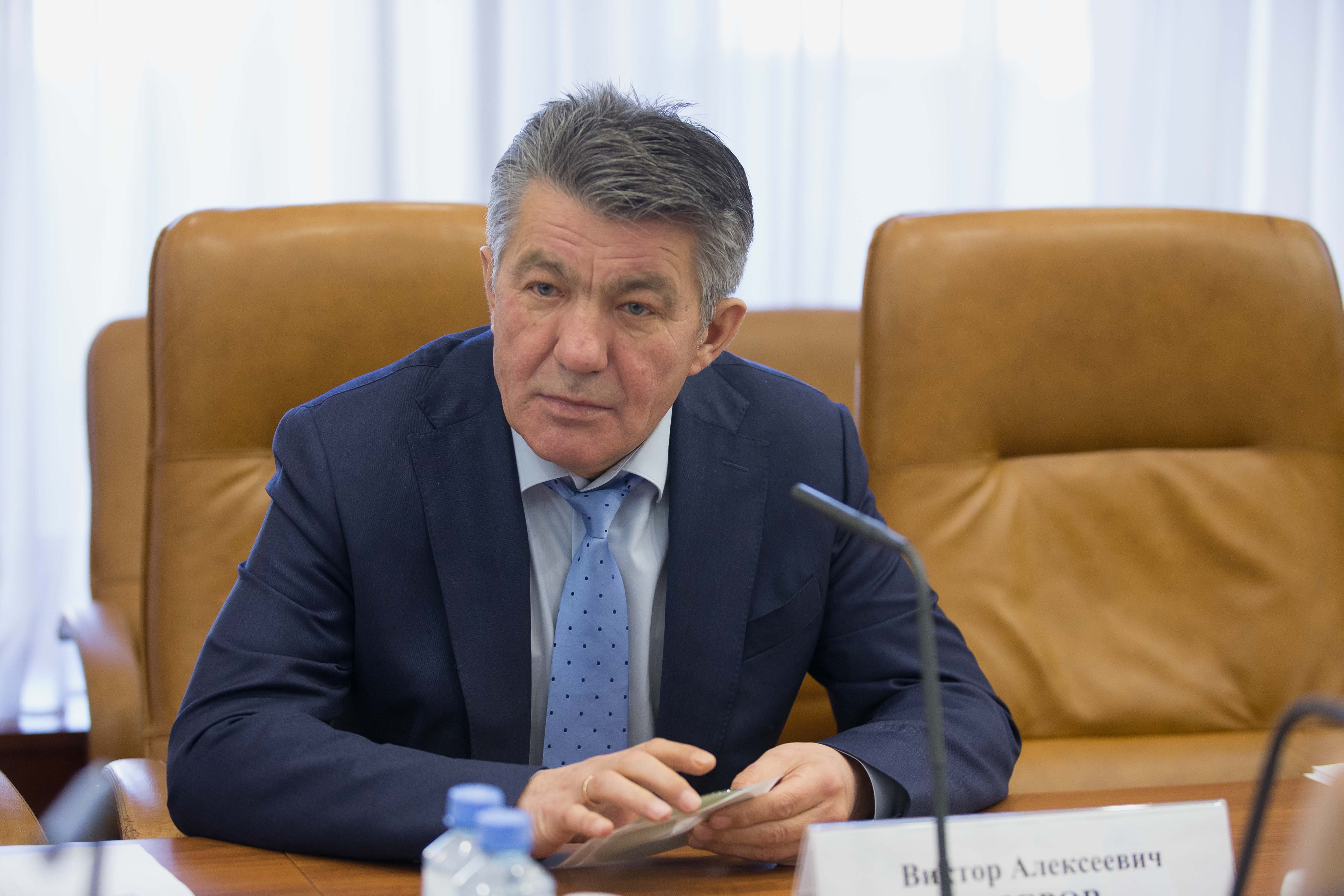 Понятие «городская агломерация» должно быть закреплено на ...