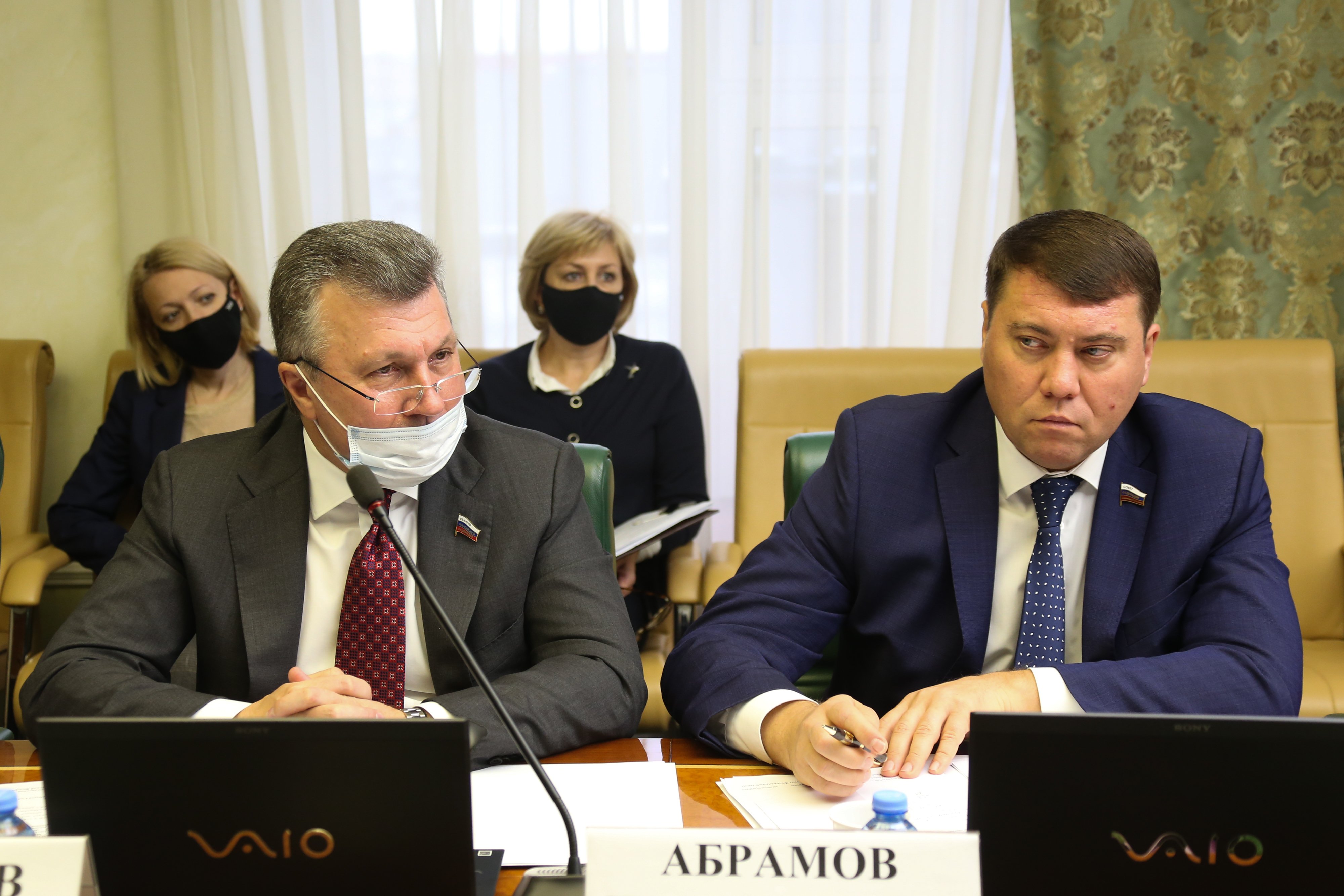 Комитет СФ по экономической политике поддержал упрощение процедуры ...