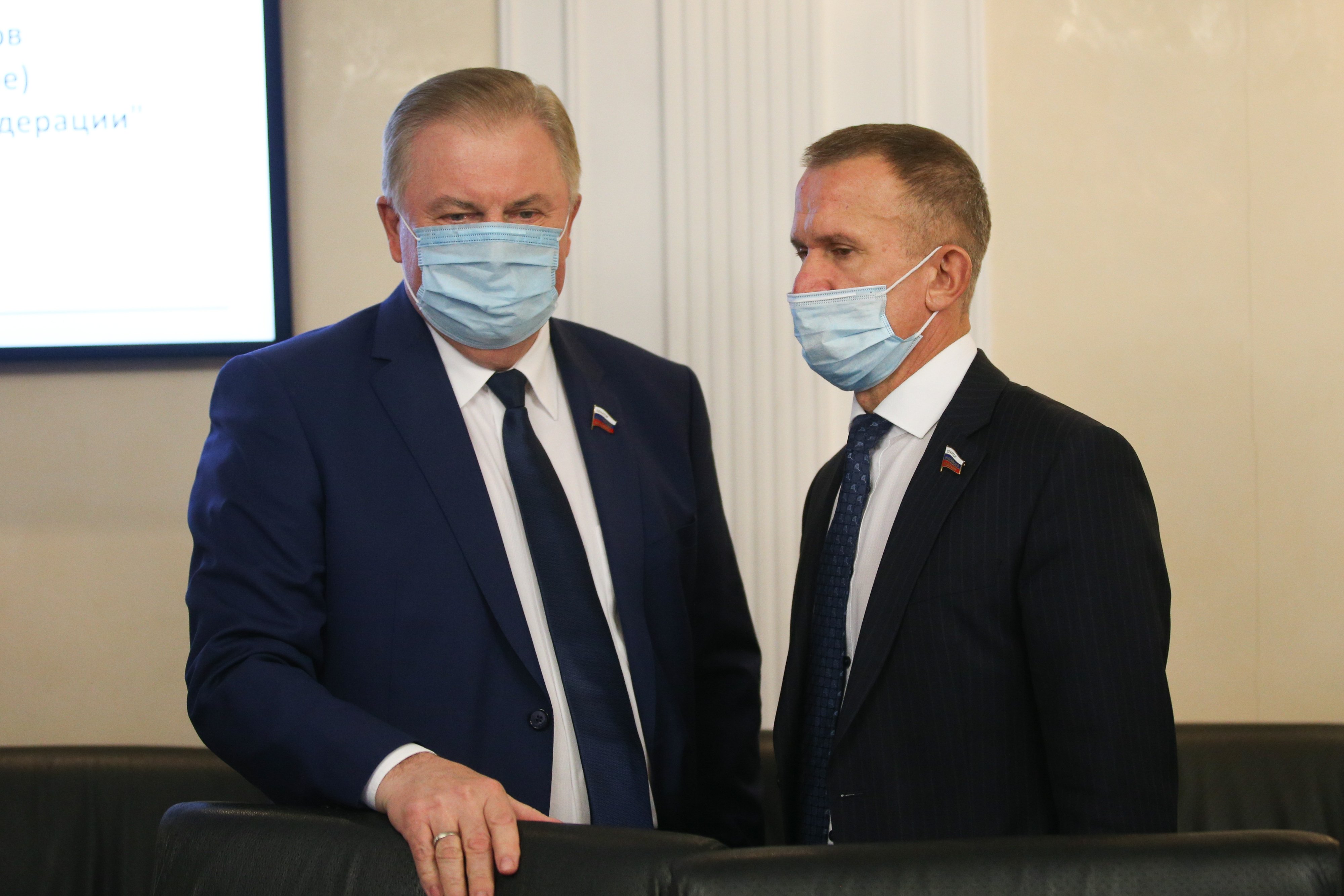 В. Тимченко провел в Совете Федерации обсуждение подготовки нормативных ...