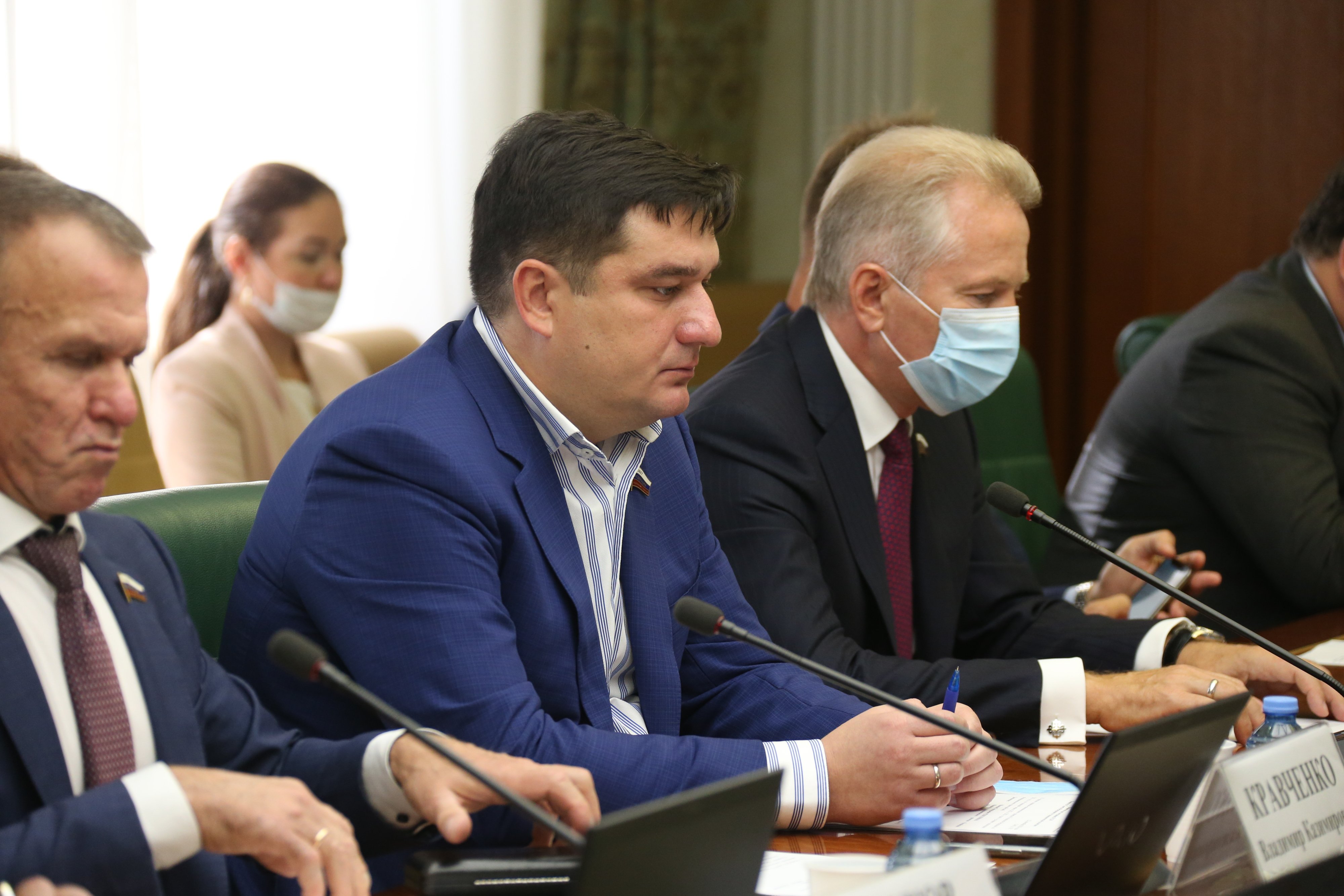 Комитет СФ по экономической политике заслушал доклад Министра ...