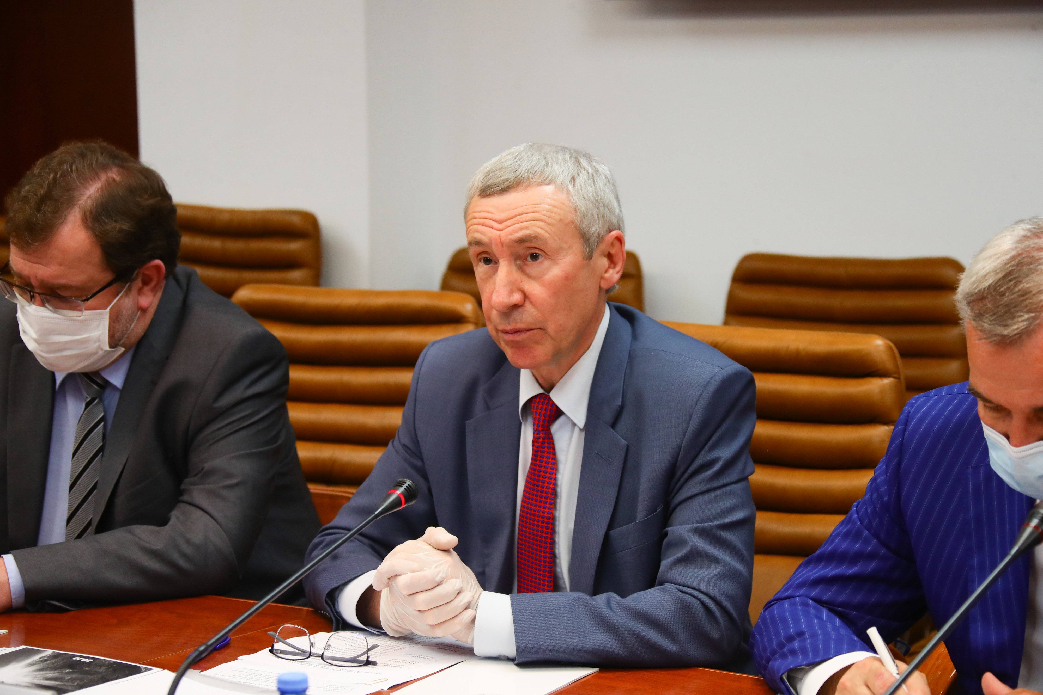 Поправки в Конституцию России помогут проживающим за рубежом ...