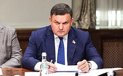 С. Перминов присоединился к аппаратному совещанию Ленинградской области