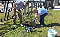 О. Бас приняла участие в акции «Сад Памяти» в Луганской Народной Республике