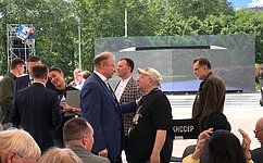 В. Шептий принял участие в открытии памятника кинорежиссёру А. Балабанову в Екатеринбурге