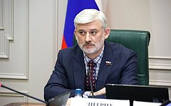 Е. Дитрих: Работаем над системными решениями проблем перевозки твердых коммунальных отходов тяжеловесным транспортом