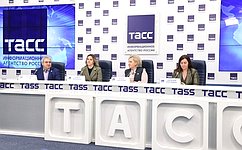 Заместитель председателя Комитета СФ по науке, образованию и культуре Елена Писарева приняла участие в пресс-конференции, посвященной X Всероссийской конференции по вопросам семейного воспитания и родительского просвещения «Школа одаренных родителей»