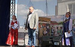 C. Рыбаков посетил празднование Дня купца в Гороховце Владимирской области