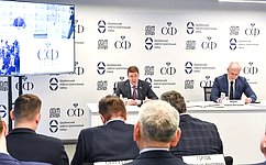 Сенаторы посетили Щербинский лифтостроительный завод