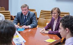 Сенаторы от Саратовской области встретились с победителями олимпиады «От школьного проекта – к профессиональной карьере»