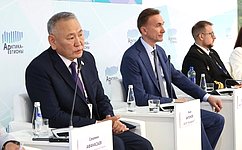 С. Афанасьев: Работаем над вопросами, связанными с созданием комфортных условий проживания в городах и селах Арктической зоны
