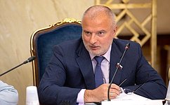 В условиях возрастающей роли интернета важно обеспечить во всемирной сети соблюдение норм допустимого поведения — А. Клишас
