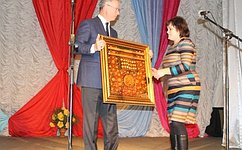 Н. Петрушкин поздравил с Днем народного единства жителей Дубенского района Мордовии