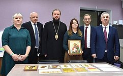 А. Шохин познакомился с ходом реставрации икон из Луганска