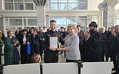 О. Бас приняла участие в открытии фотовыставки «За Донбасс»