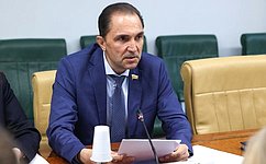 А. Хапочкин предложил доработать условия программ Дальневосточной и Семейной ипотек