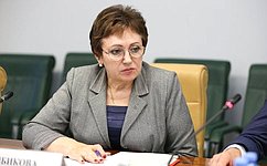 Е. Бибикова рассказала об осуществлении новой ежемесячной выплаты семьям с детьми