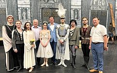 С. Мартынов поздравил театральных деятелей с Международным днём театра