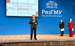 И. Мурог поздравил выпускников фармацевтического факультета медицинского университета