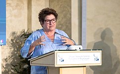 Многодетные семьи России отмечены общественными наградами
