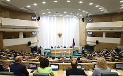 На «парламентской разминке» сенаторы обсудили возведение детских больниц, перспективы в сфере промышленного производства, поддержку жителей ДНР и ЛНР