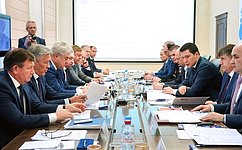 Сенаторы обсудили в Калининграде состояние и перспективы развития оборонно-промышленного комплекса
