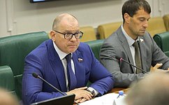 В Совете Федерации состоялось обсуждение вопросов поддержки развития отечественной отрасли электронного машиностроения