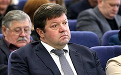 Г. Ягубов принял участие в публичных слушаниях по исполнению бюджета Ставрополья