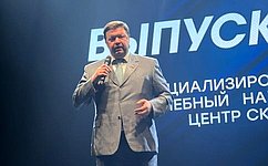 Г. Ягубов поздравил талантливых выпускников с получением аттестатов