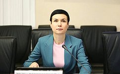 И. Рукавишникова провела «круглый стол», посвященный увеличению доли массовых социально значимых услуг в электронном формате
