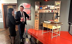 С. Рябухин оценил «Крылья» Симбирской фотографии и встретился с настоятелем храма Александра Невского