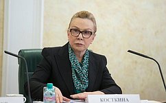 Л. Косткина приняла участие в общегородском субботнике в Санкт-Петербурге