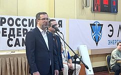 Н. Владимиров поздравил студентов-самбистов
