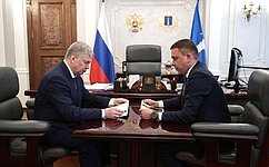 А. Гибатдинов представил губернатору Ульяновской области А. Русских отчет о своей работе