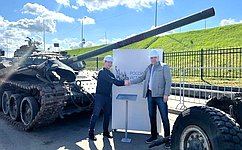 Д. Василенко передал трофейный танк кадетам вологодской школы «Корабелы Прионежья»