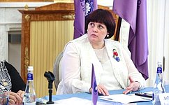 Е. Афанасьева провела тематическую дискуссию, посвященную сохранению национальных традиций как основе Русского мира