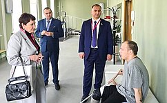 Е. Перминова и М. Ахмадов оценили возможности реабилитации в филиале Центра инновационных технологий в ортопедии в Санкт-Петербурге