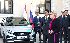 В. Матвиенко в Душанбе приняла участие в церемонии передачи автомобилей представителям российско-таджикистанских образовательных учреждений
