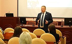 Д. Гусев провёл в Архангельске встречи со студентами — выпускниками школ Ненецкого автономного округа