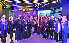 В преддверии Дня студента Л. Круглова организовала для учащихся мурманского колледжа экскурсию в фиджитал-центр