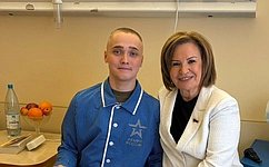 М. Сидухина посетила в госпитале участника СВО, Героя России С. Ярашева