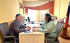 И. Мурог обсудил с омбудсменом региона поддержку участников СВО и работу «Правового поезда»